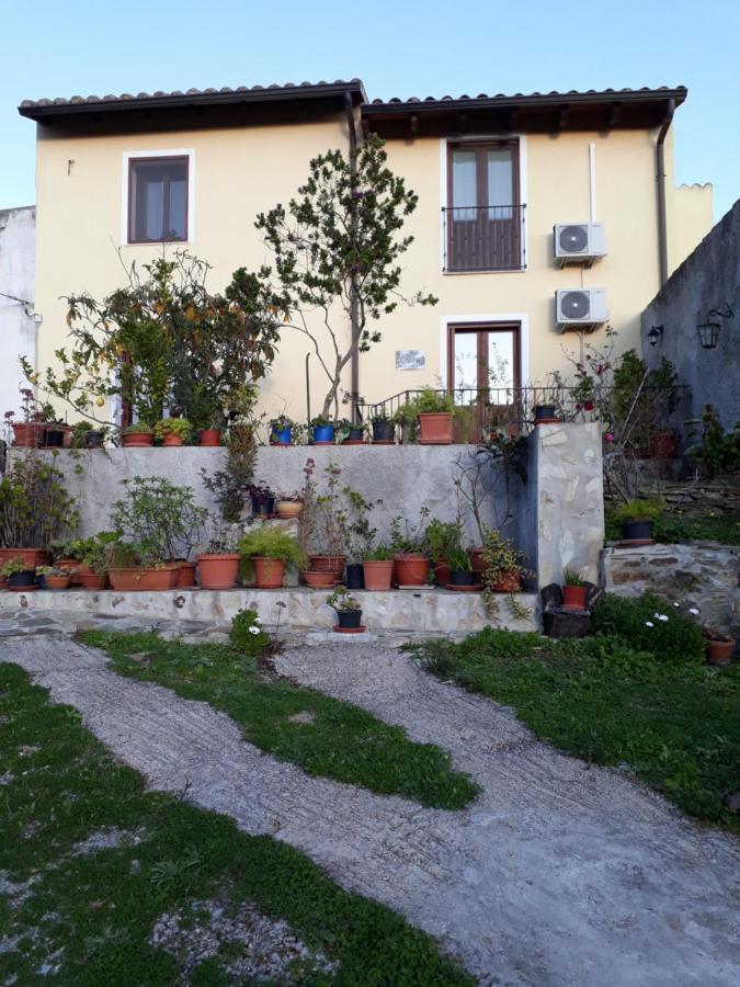 B&B S'Arrosa Antiga Santadi Eksteriør billede